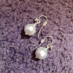 Tahitian pearl earring